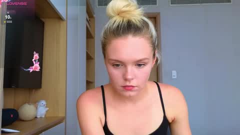 Snapshot of tenderlovesss chatting on May 2026 08:34:01 AM Amanda and Kenny online show from May 2026 08:34:01 AM