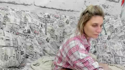 Snapshot of tenderly_sophie chatting on November 2025 01:13:01 PM tenderly_sophie online show from November 2025 01:13:01 PM