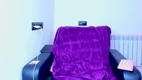 Kira online show from October 2025 12:27:01 AM