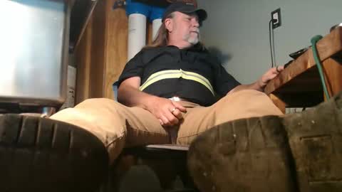 Snapshot of tennredneck chatting on April 2026 01:33:01 AM Tennredneck online show from April 2026 01:33:01 AM