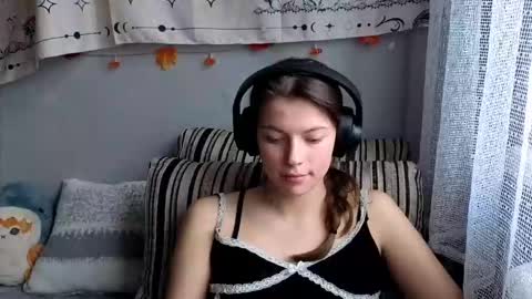 Snapshot of terranaufzinger chatting on November 2025 06:02:02 AM Anny Simpson online show from November 2025 06:02:02 AM