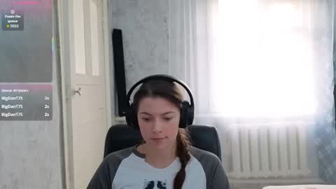 Snapshot of terranaufzinger chatting on November 2025 04:56:01 AM Anny Simpson online show from November 2025 04:56:01 AM