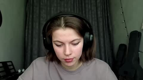 Snapshot of terranaufzinger chatting on February 2026 06:22:01 AM Anny Simpson online show from February 2026 06:22:01 AM