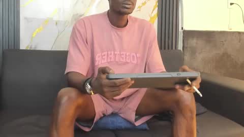 terranze_z online show from December 2025 07:10:01 PM