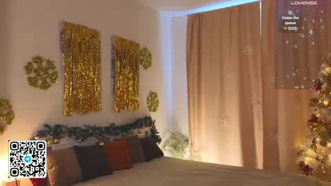 Snapshot of tesalune chatting on December 2024 05:48:01 AM Tessa online show from December 2024 05:48:01 AM