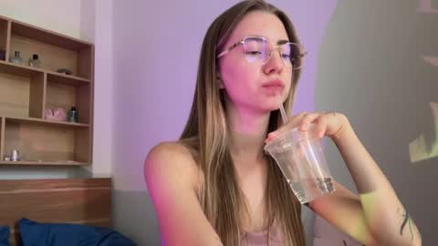 tessa_calmness online show from April 2026 04:37:01 AM