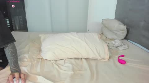 Tessa online show from May 2026 12:27:01 AM
