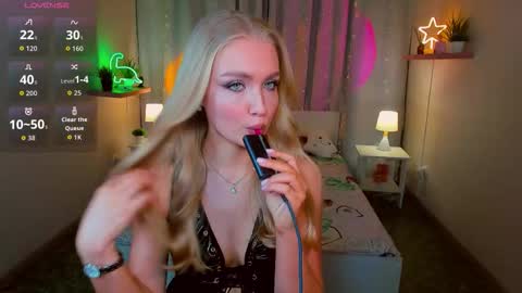 TessaHamilton online show from February 2026 02:35:01 PM