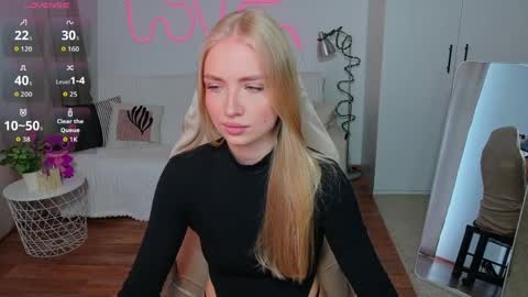 TessaHamilton online show from May 2026 08:33:01 AM