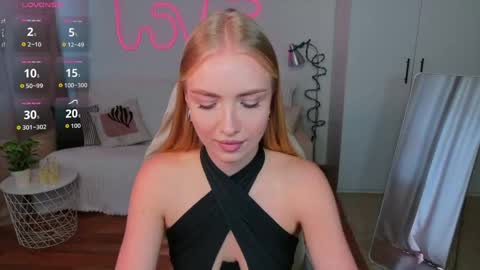 TessaHamilton online show from May 2026 11:28:01 AM