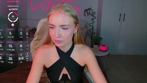 TessaHamilton online show from May 2026 08:55:02 AM