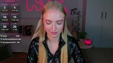 Snapshot of tessahamilton chatting on May 2026 06:09:01 PM TessaHamilton online show from May 2026 06:09:01 PM