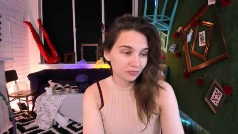 Tessa online show from September 2025 05:23:01 AM