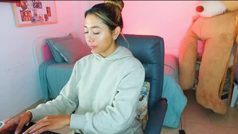 texas_curvykitten online show from April 2026 09:47:01 AM