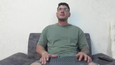 Snapshot of teylor_creed chatting on December 2024 01:03:01 AM teylor creed online show from December 2024 01:03:01 AM