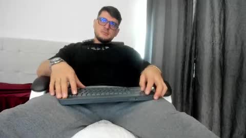 Snapshot of teylor_creed chatting on November 2025 02:52:02 PM teylor creed online show from November 2025 02:52:02 PM