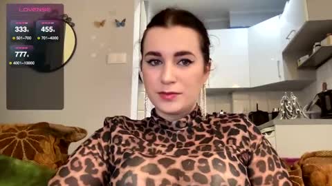 Snapshot of teylor_l chatting on December 2024 01:11:02 PM Teylor online show from December 2024 01:11:02 PM