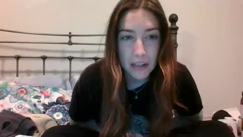 Snapshot of tfeather0532 chatting on January 2026 01:21:02 AM Tessa online show from January 2026 01:21:02 AM