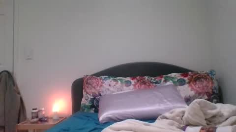 Snapshot of tfeather0532 chatting on February 2026 01:37:01 AM Tessa online show from February 2026 01:37:01 AM