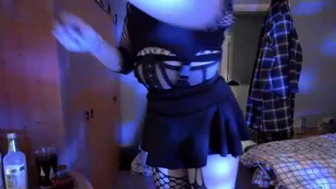 Kirstie online show from July 2026 12:11:01 PM