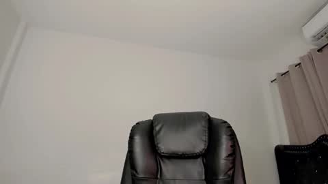 Luna online show from May 2026 09:32:02 PM