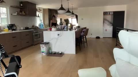 babygirlmami online show from June 2026 06:17:01 PM