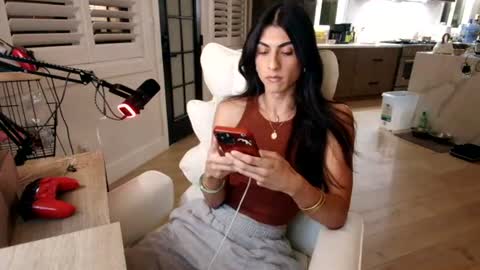 babygirlmami online show from June 2026 04:40:01 AM