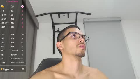 Snapshot of th_russ chatting on February 2025 02:37:01 AM INSTAGRAM Th1rss online show from February 2025 02:37:01 AM