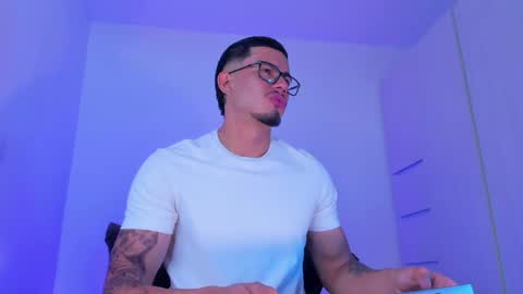 thadeo_king online show from May 2026 04:57:02 PM