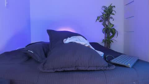 thadeo_king online show from May 2026 02:45:01 PM