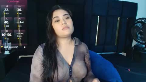 T H A I S  online show from November 2025 08:07:02 PM