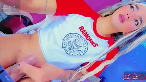 Snapshot of thalia_gil21 chatting on April 2026 06:41:02 AM Thalia Girl online show from April 2026 06:41:02 AM