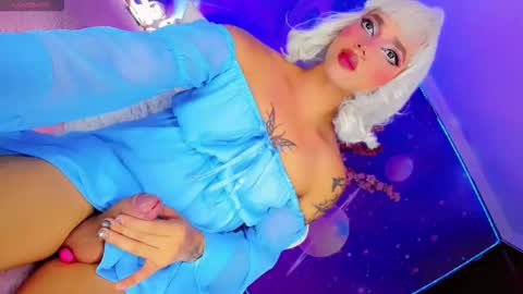 Snapshot of thalia_gil21 chatting on April 2026 01:54:01 AM Thalia Girl online show from April 2026 01:54:01 AM