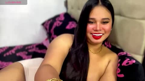 Ms. Thalia online show from December 2025 05:04:02 AM
