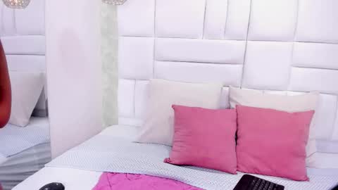 Snapshot of thalia_nichols chatting on February 2026 09:02:02 PM Thalia Nichols online show from February 2026 09:02:02 PM