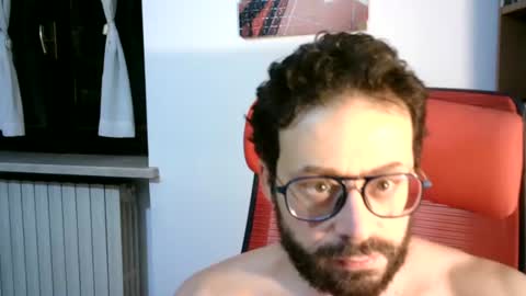 Snapshot of thamesbond chatting on January 2025 02:14:02 AM thamesbond online show from January 2025 02:14:02 AM