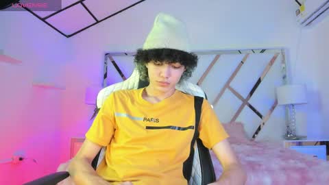 thanier_18 online show from April 2026 07:36:01 PM