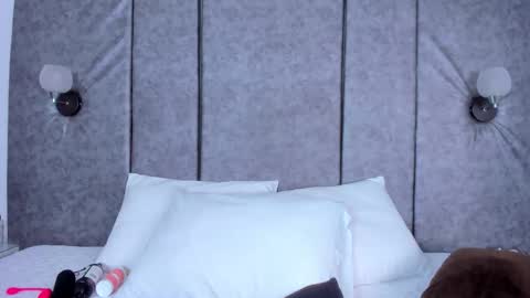 Snapshot of thara_webstter chatting on December 2025 11:47:01 AM thara webstter online show from December 2025 11:47:01 AM