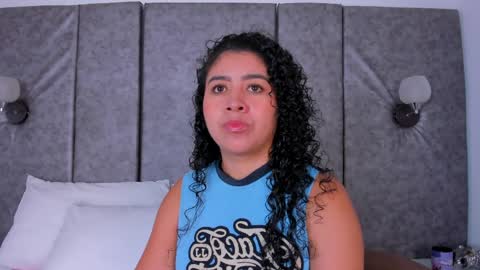 Snapshot of thara_webstter chatting on April 2026 11:33:02 AM thara webstter online show from April 2026 11:33:02 AM