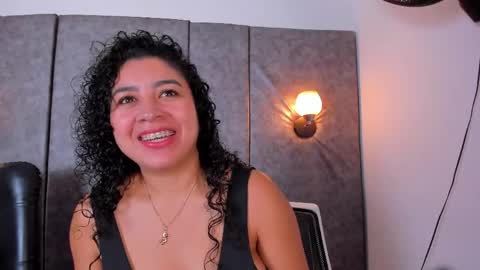 Snapshot of thara_webstter chatting on May 2026 11:39:02 AM thara webstter online show from May 2026 11:39:02 AM