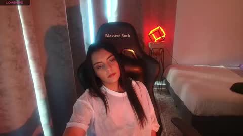 Paola online show from November 2025 04:31:02 PM