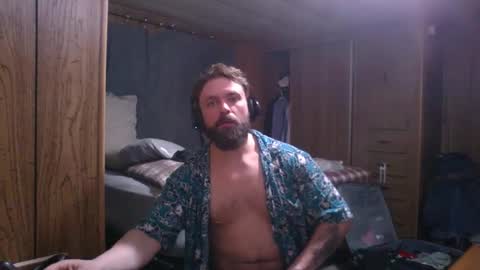 Snapshot of the4stringmotha chatting on September 2025 09:52:01 AM BiggerINalaska online show from September 2025 09:52:01 AM