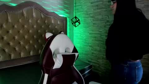 i am Cat  online show from February 2025 04:41:02 PM