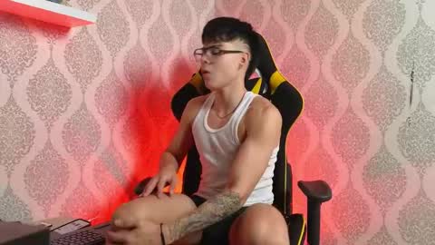 Ithan and Leo online show from November 2025 11:59:01 PM