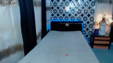 Snapshot of the_girl_nxt_door chatting on February 2025 05:34:01 AM samm online show from February 2025 05:34:01 AM