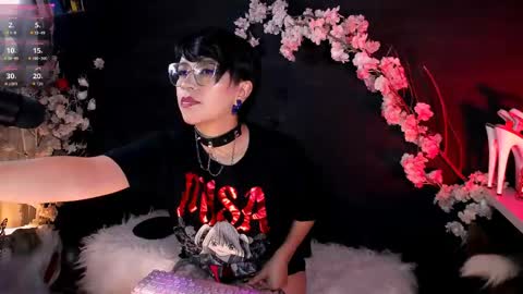 Snapshot of the_kitty_roxy chatting on May 2026 06:32:02 AM ... ... online show from May 2026 06:32:02 AM