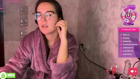 Snapshot of the_princese chatting on November 2025 11:38:02 AM Alice online show from November 2025 11:38:02 AM