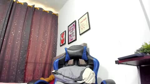 the_skinnyguys online show from July 2026 09:33:02 PM