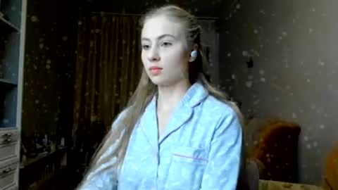 Ally    STREAMING ON TWITCH NOW Check my Twitter for updates online show from January 2025 02:47:02 PM