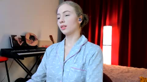 Ally    STREAMING ON TWITCH NOW Check my Twitter for updates online show from March 2025 05:35:02 PM